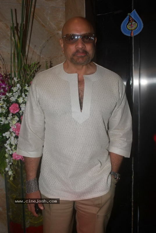 Sudesh Bhosle Birthday Party - 16 / 87 photos