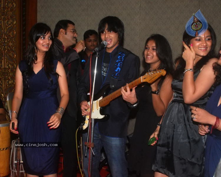 Sudesh Bhosle Birthday Party - 20 / 87 photos