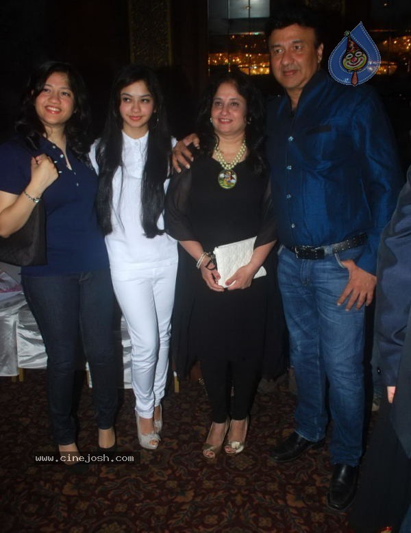 Sudesh Bhosle Birthday Party - 24 / 87 photos