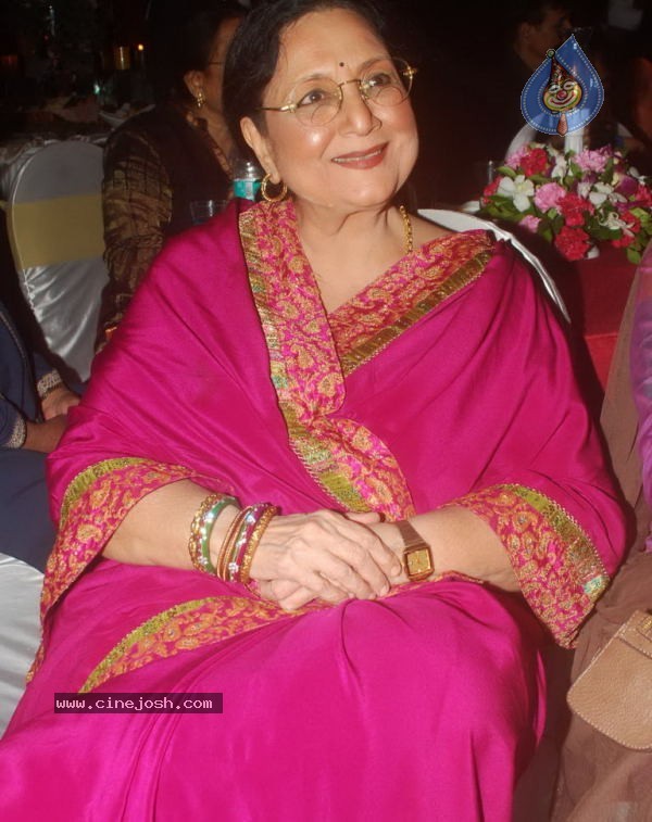 Sudesh Bhosle Birthday Party - 32 / 87 photos