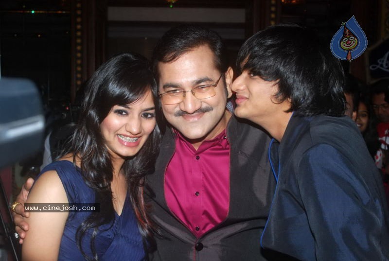 Sudesh Bhosle Birthday Party - 43 / 87 photos