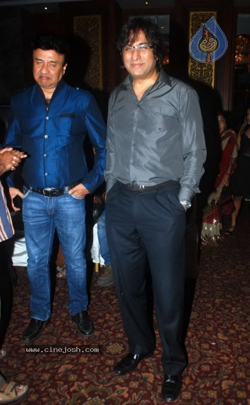 Sudesh Bhosle Birthday Party - 44 / 87 photos