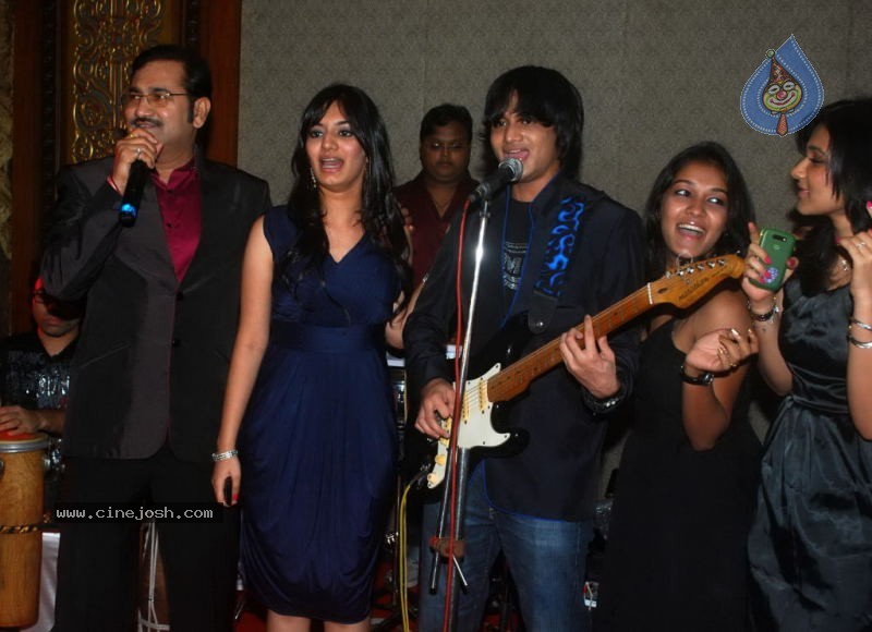 Sudesh Bhosle Birthday Party - 45 / 87 photos