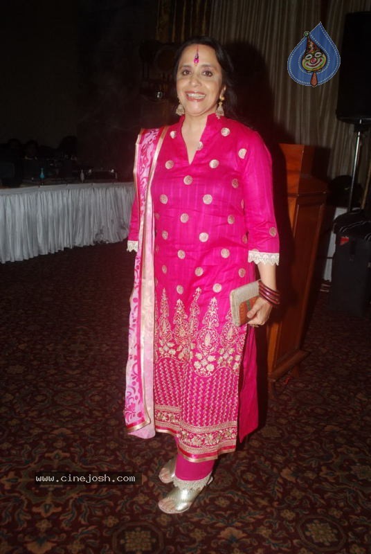 Sudesh Bhosle Birthday Party - 50 / 87 photos