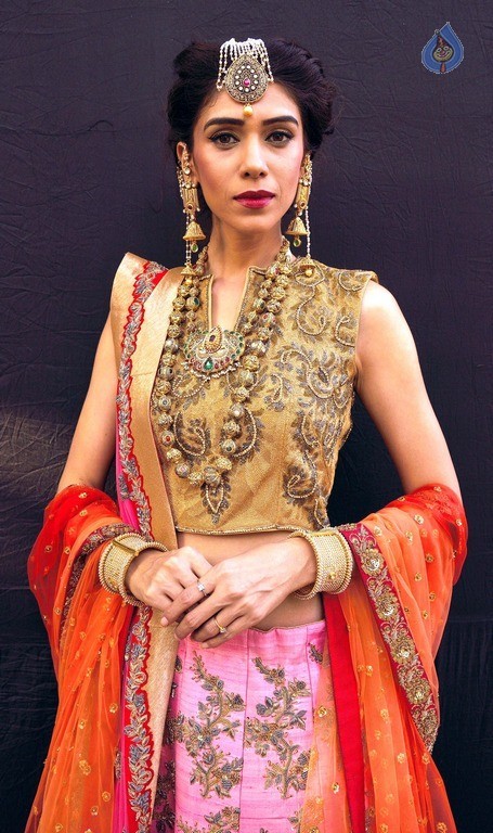 Summer Fashion Bridal Show - 17 / 21 photos