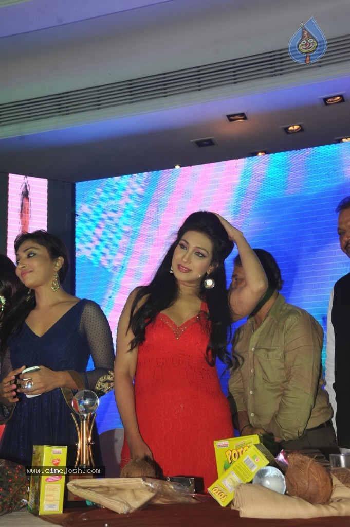 Sunil Gavaskar Launches POTO Potato Flakes - 73 / 85 photos
