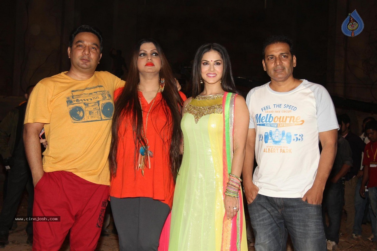 Sunny Leone at Film Leela Sets - 2 / 41 photos