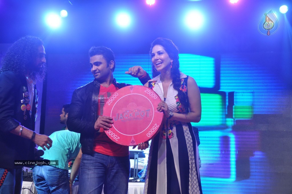 Sunny Leone at Jackpot Music Launch - 15 / 42 photos