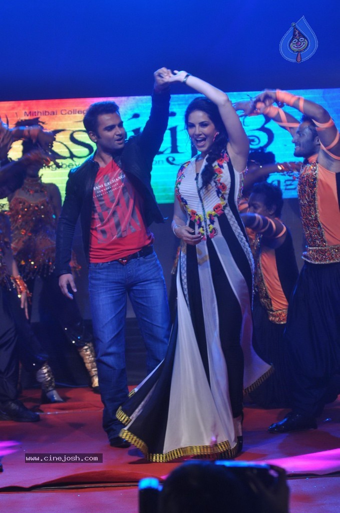 Sunny Leone at Jackpot Music Launch - 27 / 42 photos