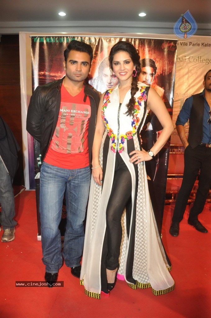 Sunny Leone at Jackpot Music Launch - 41 / 42 photos