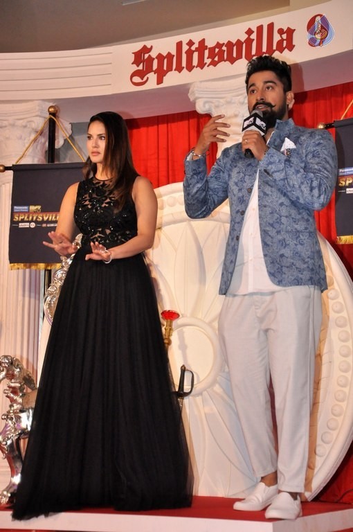 Sunny Leone at MTV Spitsvilla 9 Launch - 26 / 42 photos
