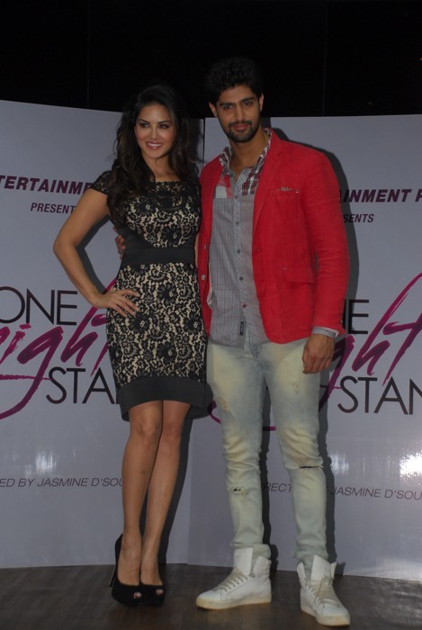 Sunny Leone at One Night Stand with Christmas - 2 / 51 photos