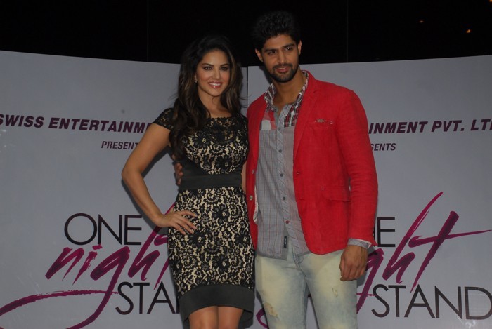Sunny Leone at One Night Stand with Christmas - 42 / 51 photos