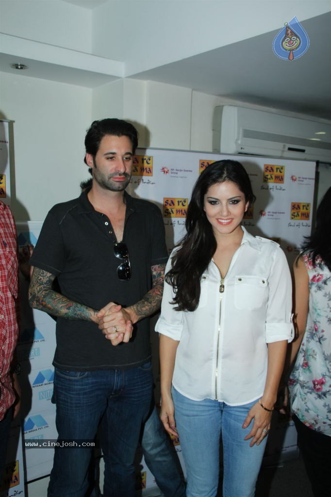 Sunny Leone at Saregama Wap Portal PM - 5 / 26 photos