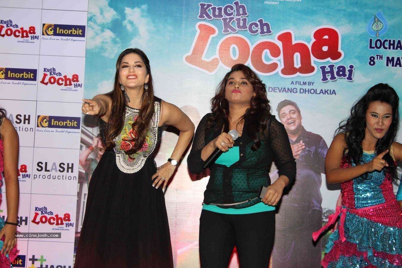 Sunny Leone Dance Performs at Inorbit Mall Mumbai - 33 / 33 photos