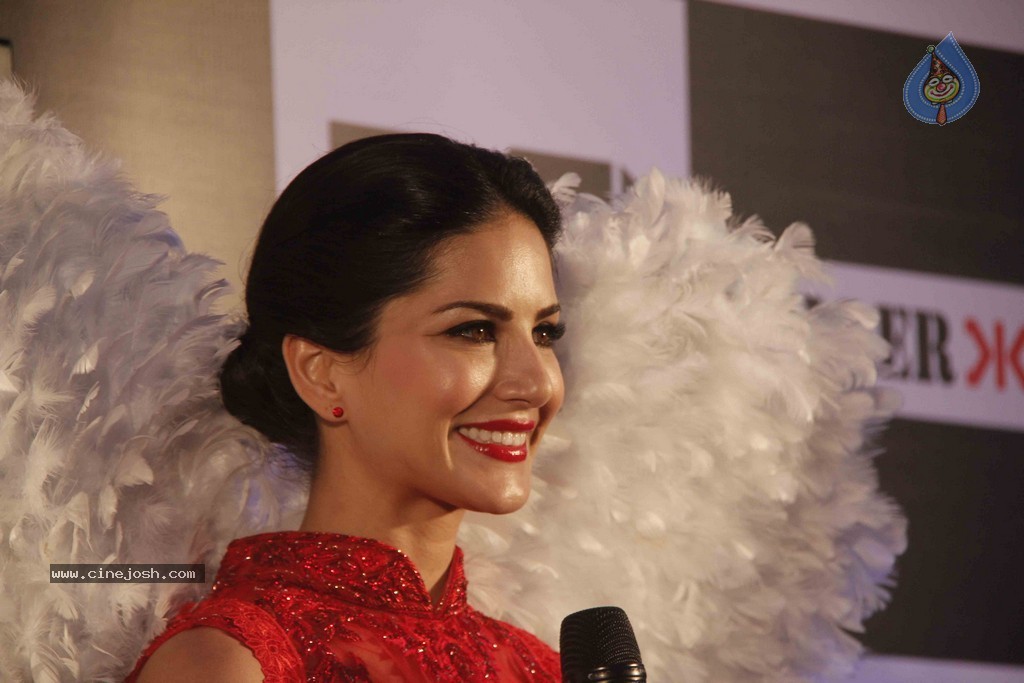 Sunny Leone Launches Splitsvilla Season 7 - 28 / 33 photos