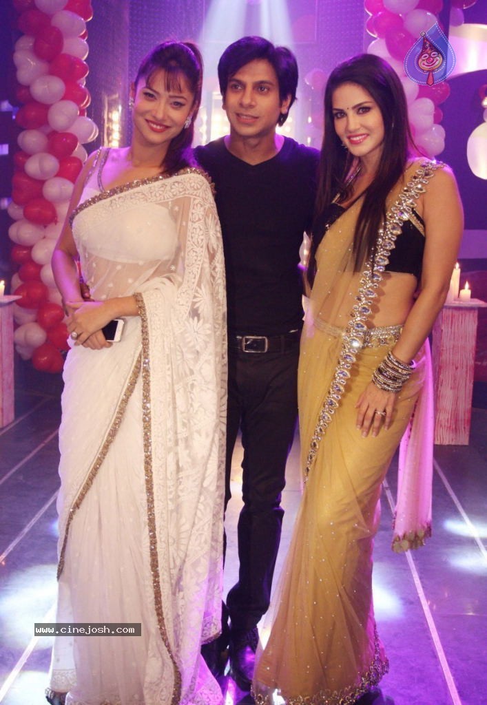 Sunny Leone Promotes Ragini MMS 2 - 11 / 17 photos