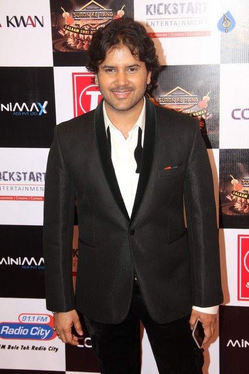 Suron Ke Sang Salaam Shri Gulshan Kumar Red Carpet - 16 / 82 photos