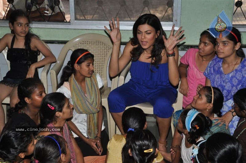Sushmita Sen at I Am Princess 2010 Event - 14 / 28 photos