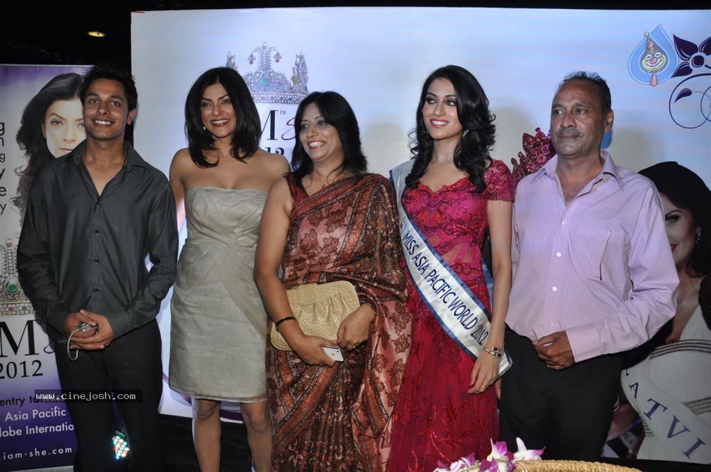 Sushmita Sen at I AM SHE Event - 6 / 41 photos