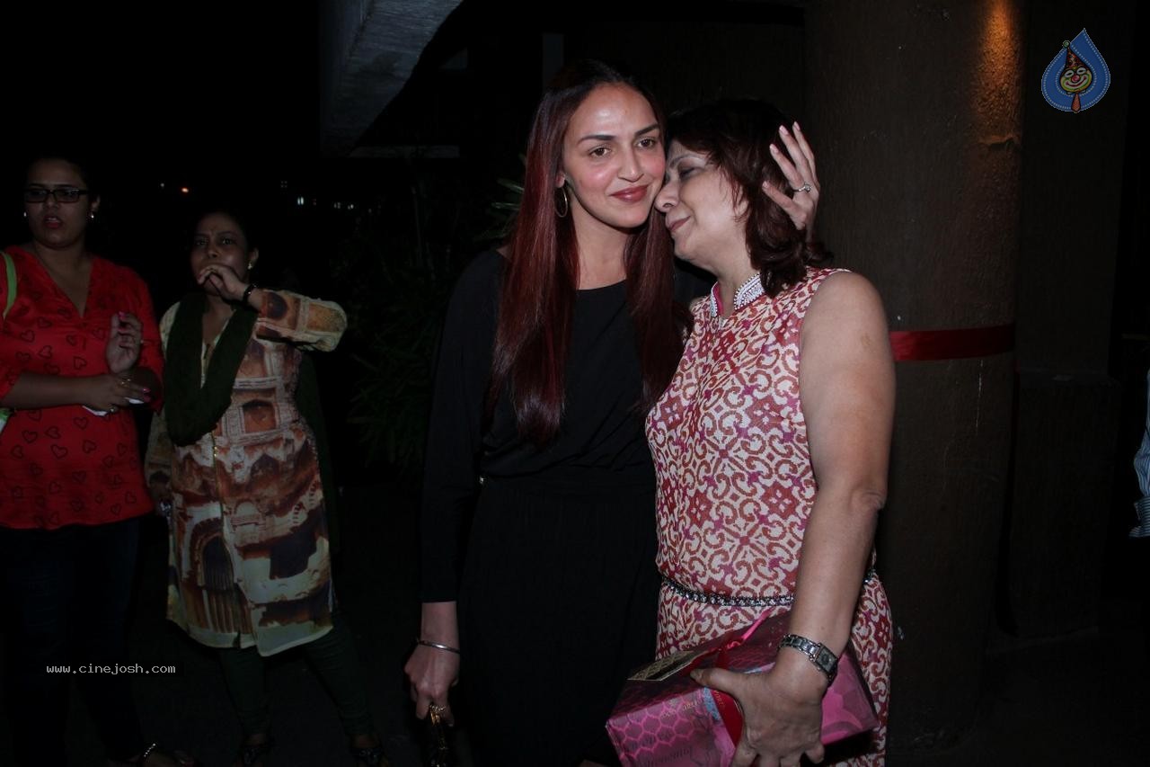 Sushmita Sen at Spa Launch - 30 / 43 photos