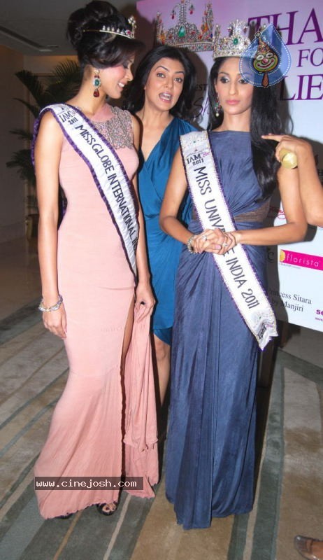 Sushmita Sen Introduces I AM SHE 2011 Winners - 2 / 26 photos