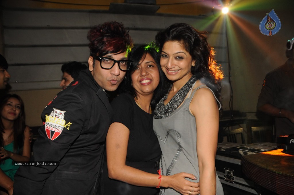Swati Loomba Birthday Bash - 3 / 48 photos