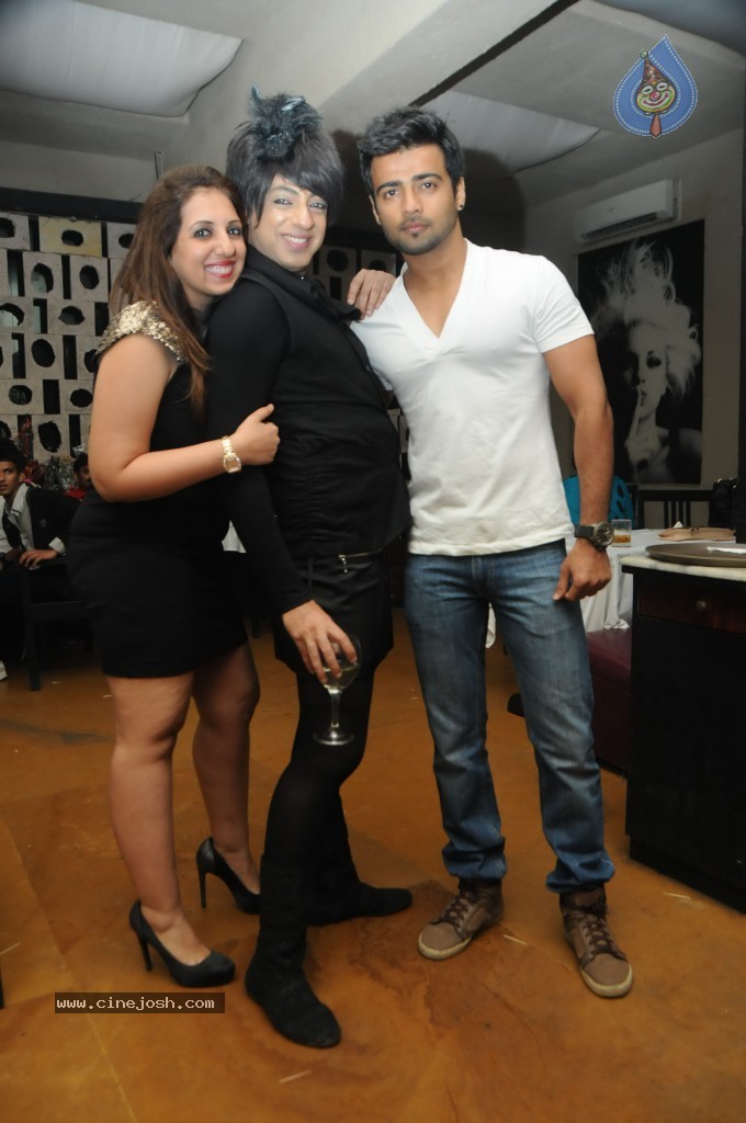 Swati Loomba Birthday Bash - 13 / 48 photos