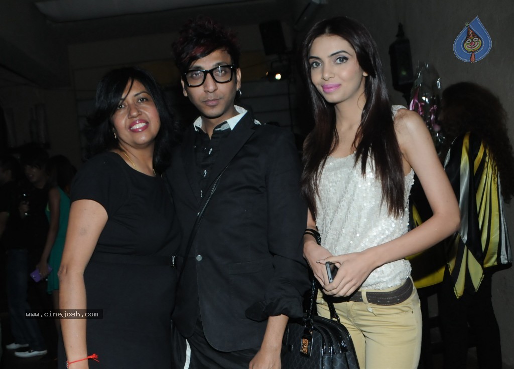 Swati Loomba Birthday Bash - 33 / 48 photos