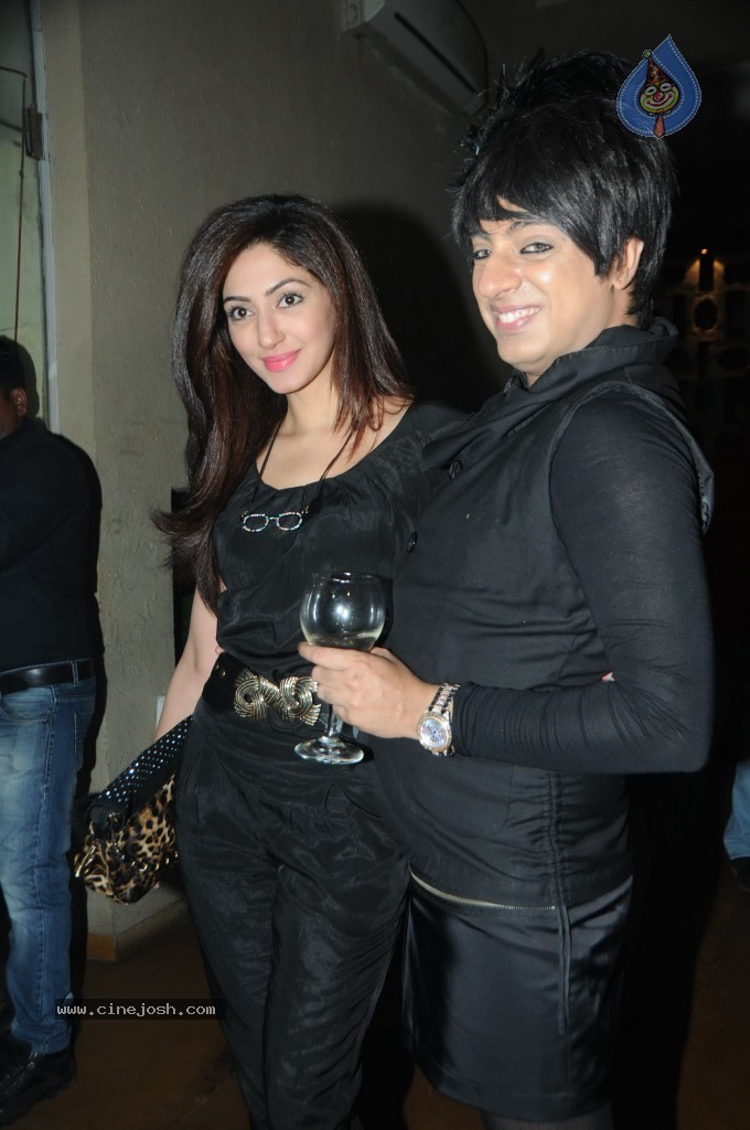 Swati Loomba Birthday Bash - 48 / 48 photos