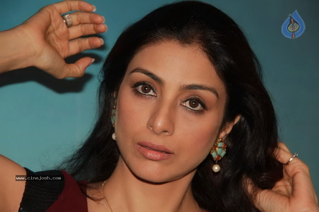Tabu at Life Of Pi Press Meet - 14 / 46 photos