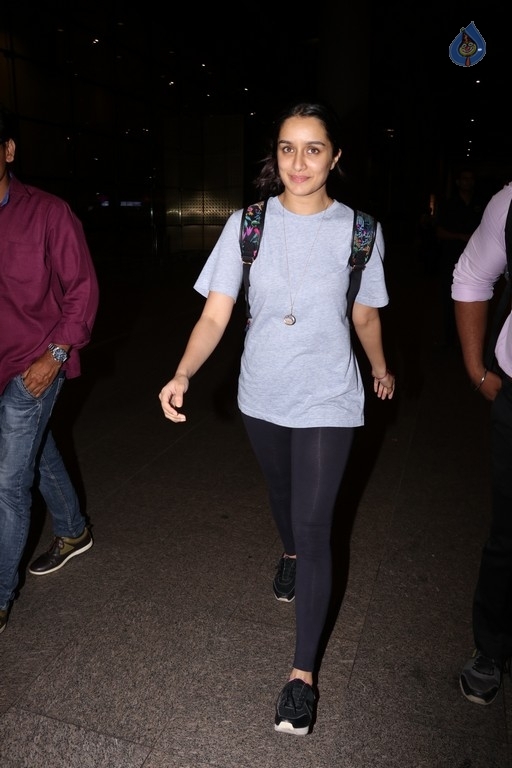 Tamanna and Shraddha Kapoor Spotted At Airport - 14 / 20 photos