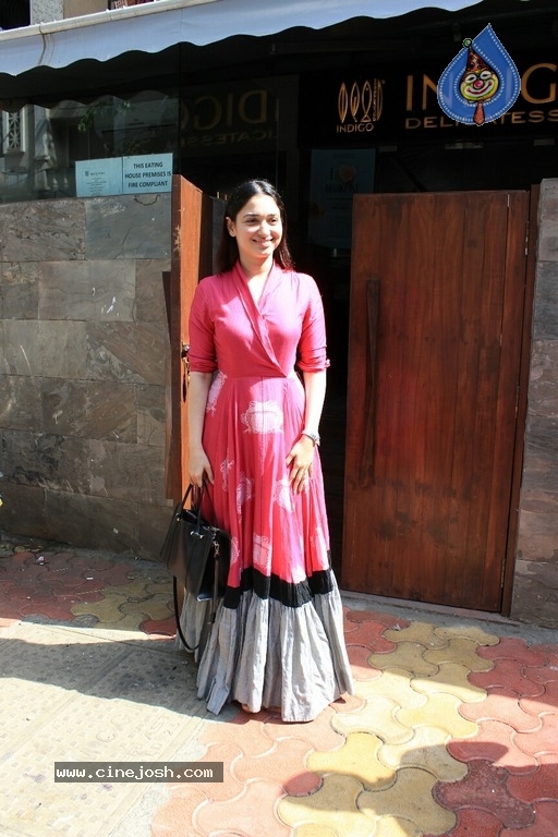 Tamannaah Bhatia Spotted At Indigo In Bandra - 4 / 6 photos