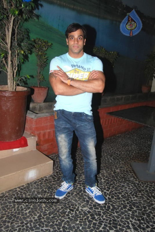Tanaaz Irani Birthday Bash - 21 / 24 photos