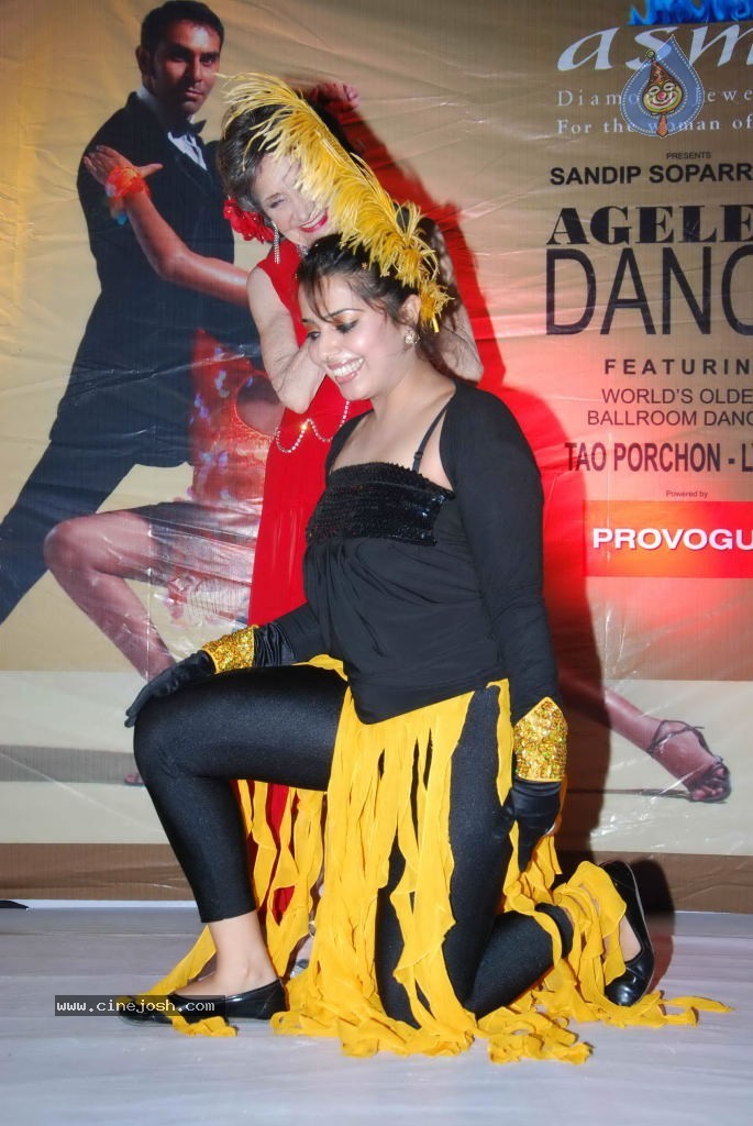 Tao Porchon Lynch Felicitation - 19 / 97 photos