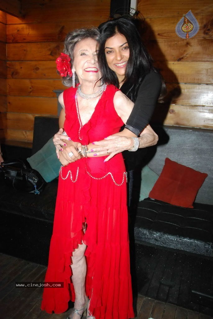 Tao Porchon Lynch Felicitation - 25 / 97 photos