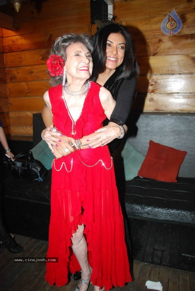 Tao Porchon Lynch Felicitation - 39 / 97 photos
