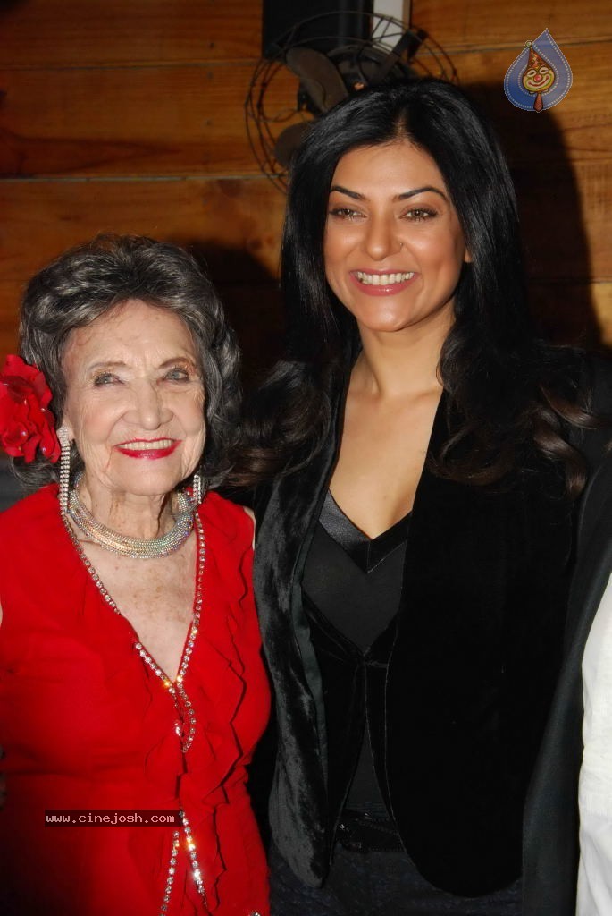 Tao Porchon Lynch Felicitation - 44 / 97 photos