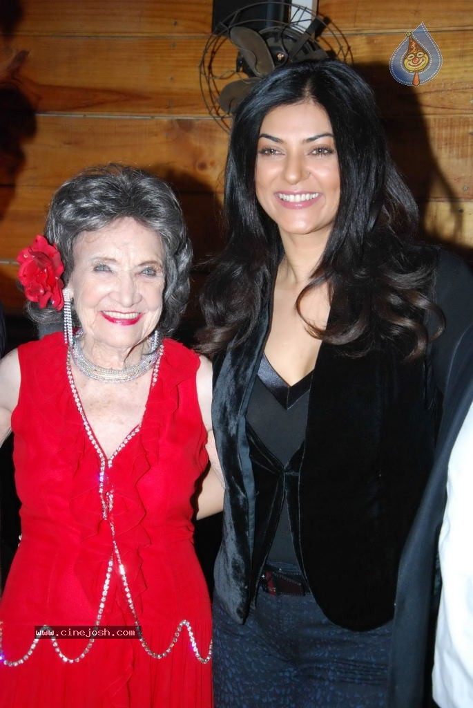 Tao Porchon Lynch Felicitation - 57 / 97 photos