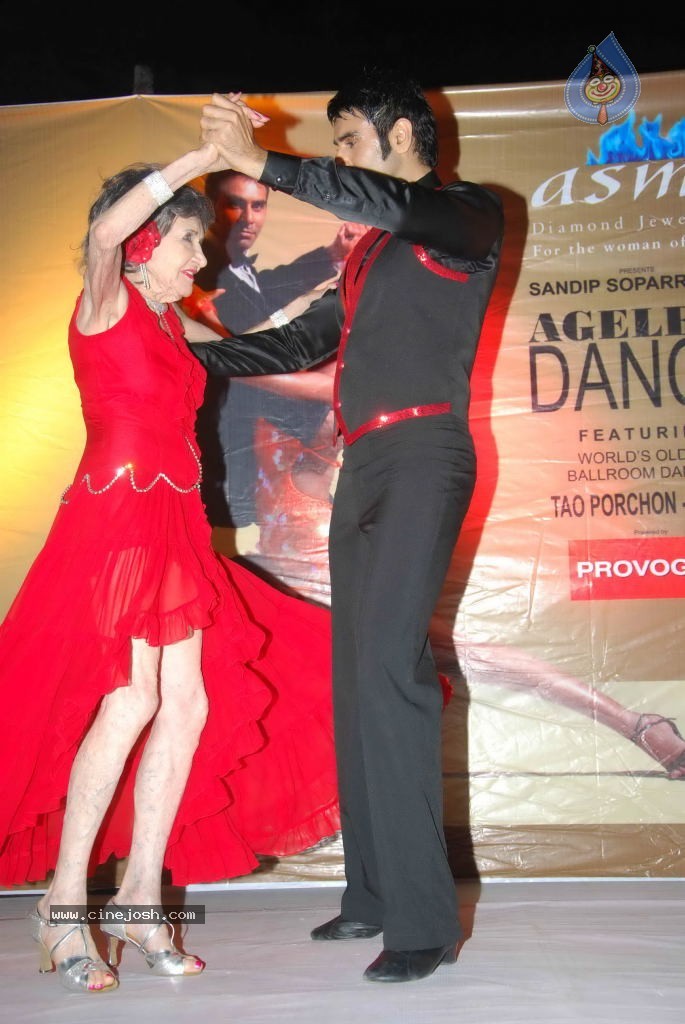 Tao Porchon Lynch Felicitation - 94 / 97 photos
