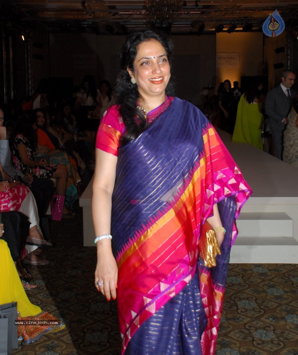 Tarun Tahiliani Solo Show for Sahachari Foundation - 5 / 39 photos
