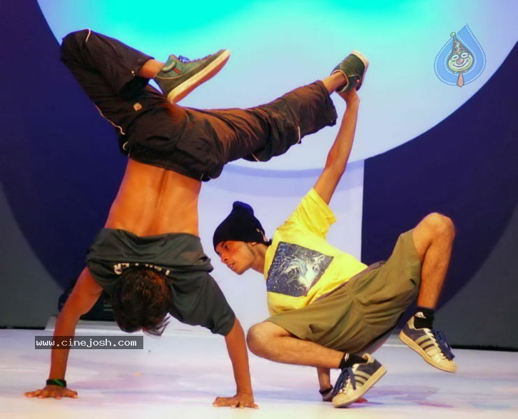 Tassel Designer Awards 2011 Fashion Show - 31 / 63 photos