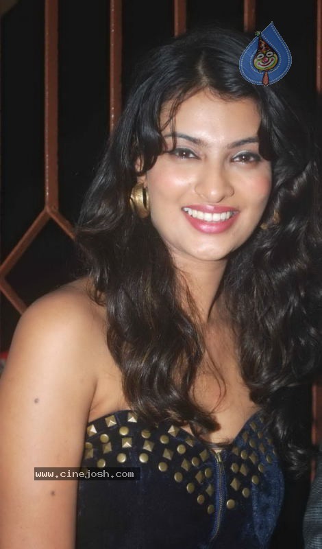 Tassel Designer Awards 2011 Fashion Show - 60 / 63 photos