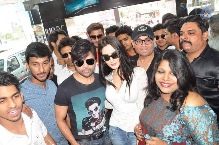 Teraa Suroor 2 Promotion at Yes Mart - 1 / 35 photos
