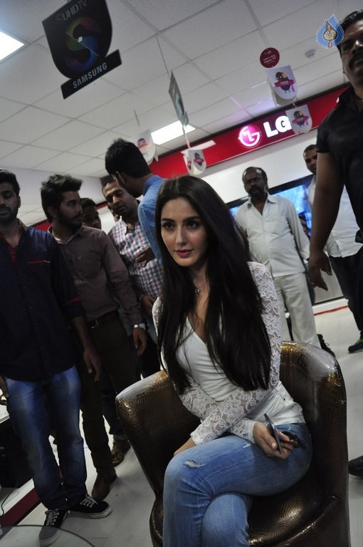 Teraa Suroor 2 Promotion at Yes Mart - 17 / 35 photos