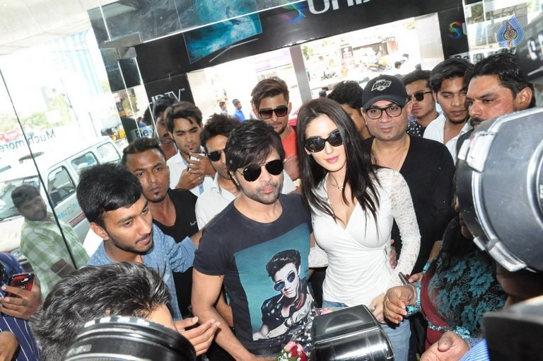 Teraa Suroor 2 Promotion at Yes Mart - 32 / 35 photos