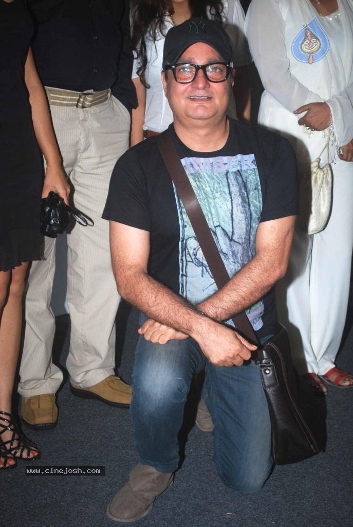 Tere Mere Sapne Movie Press Meet - 16 / 22 photos