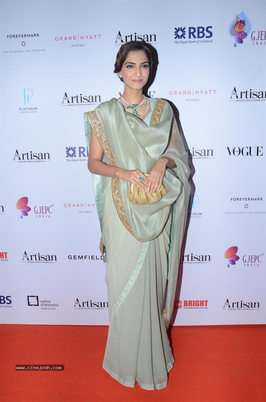 The Artisan Jewellery Design Awards 2014 - 9 / 105 photos