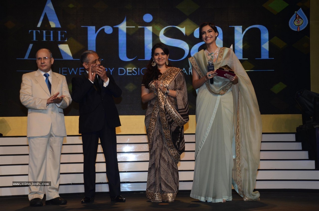 The Artisan Jewellery Design Awards 2014 - 71 / 105 photos