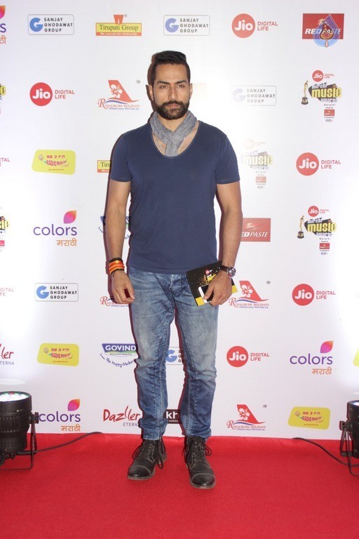 Mirchi Music Marathi Awards Red Carpet - 25 / 33 photos